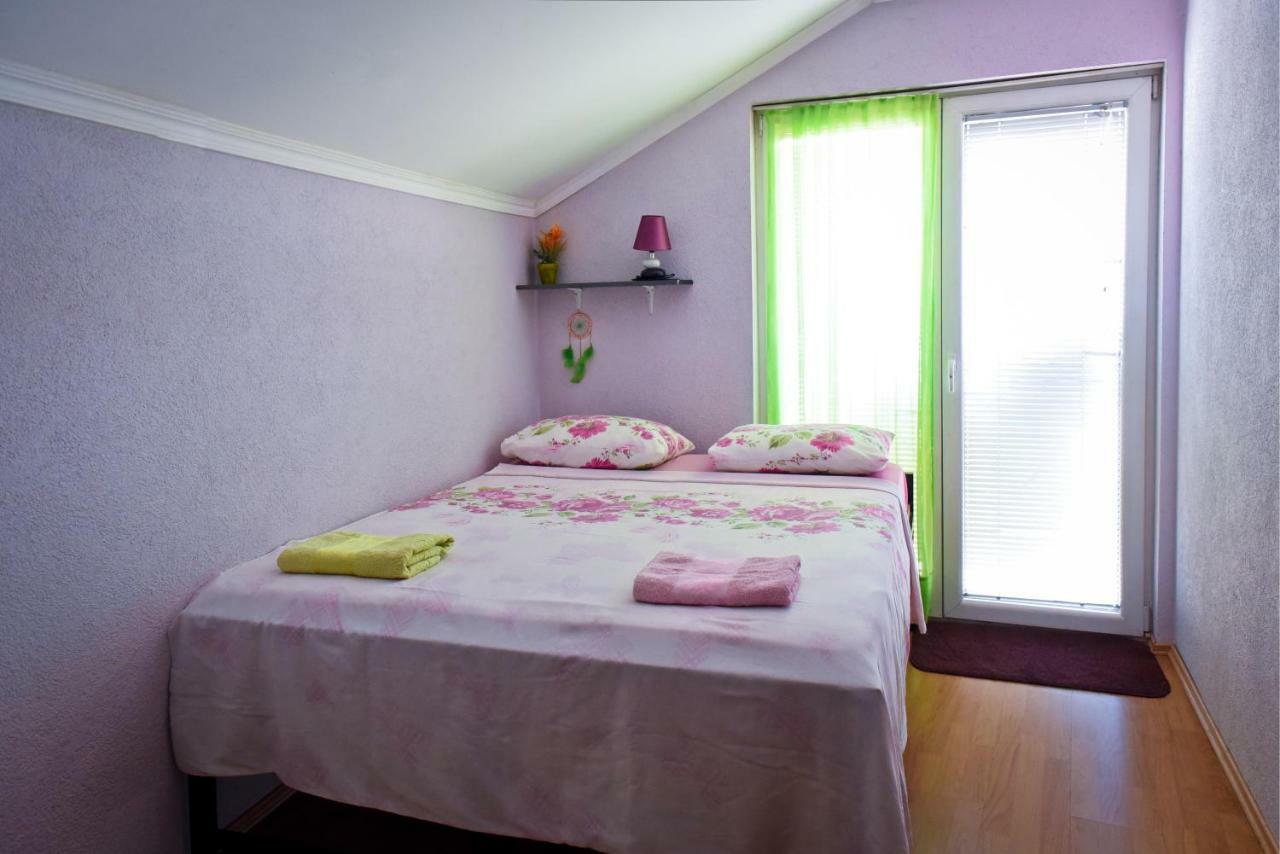 Goldy Hostel Bitola Exterior foto